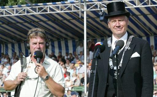 Rechts Jan van der Meij, links radioverslaggever Geert van Tuinen